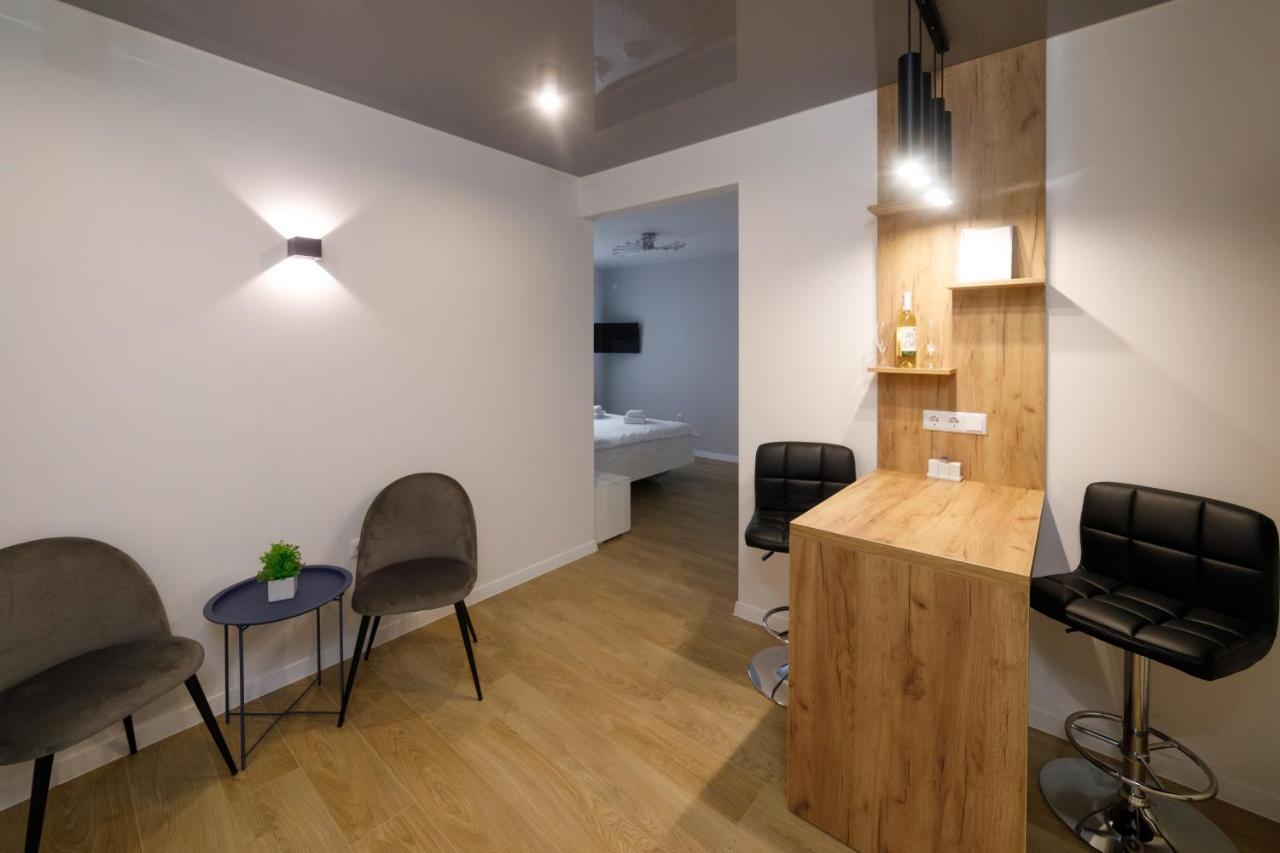 Pure Apartment *